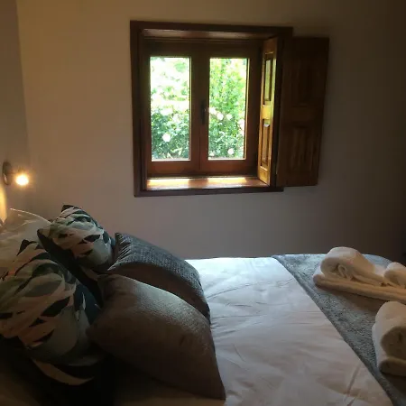 Semesterbostad Little House *